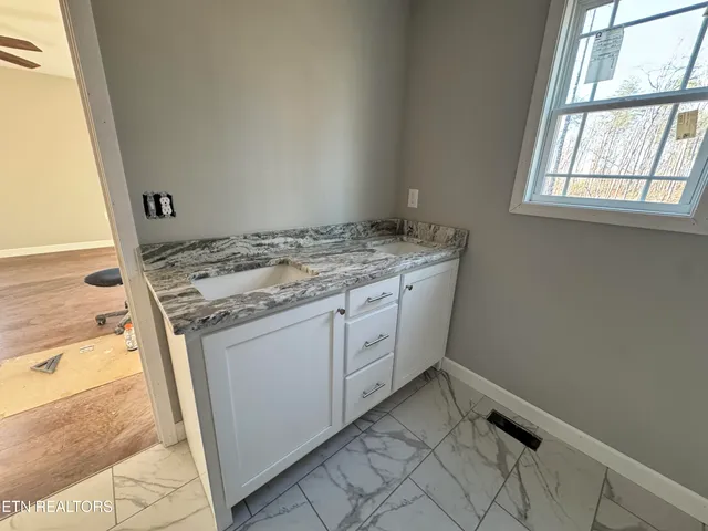 $353,000 | 164 Green Acres, Clarkrange, TN 38553