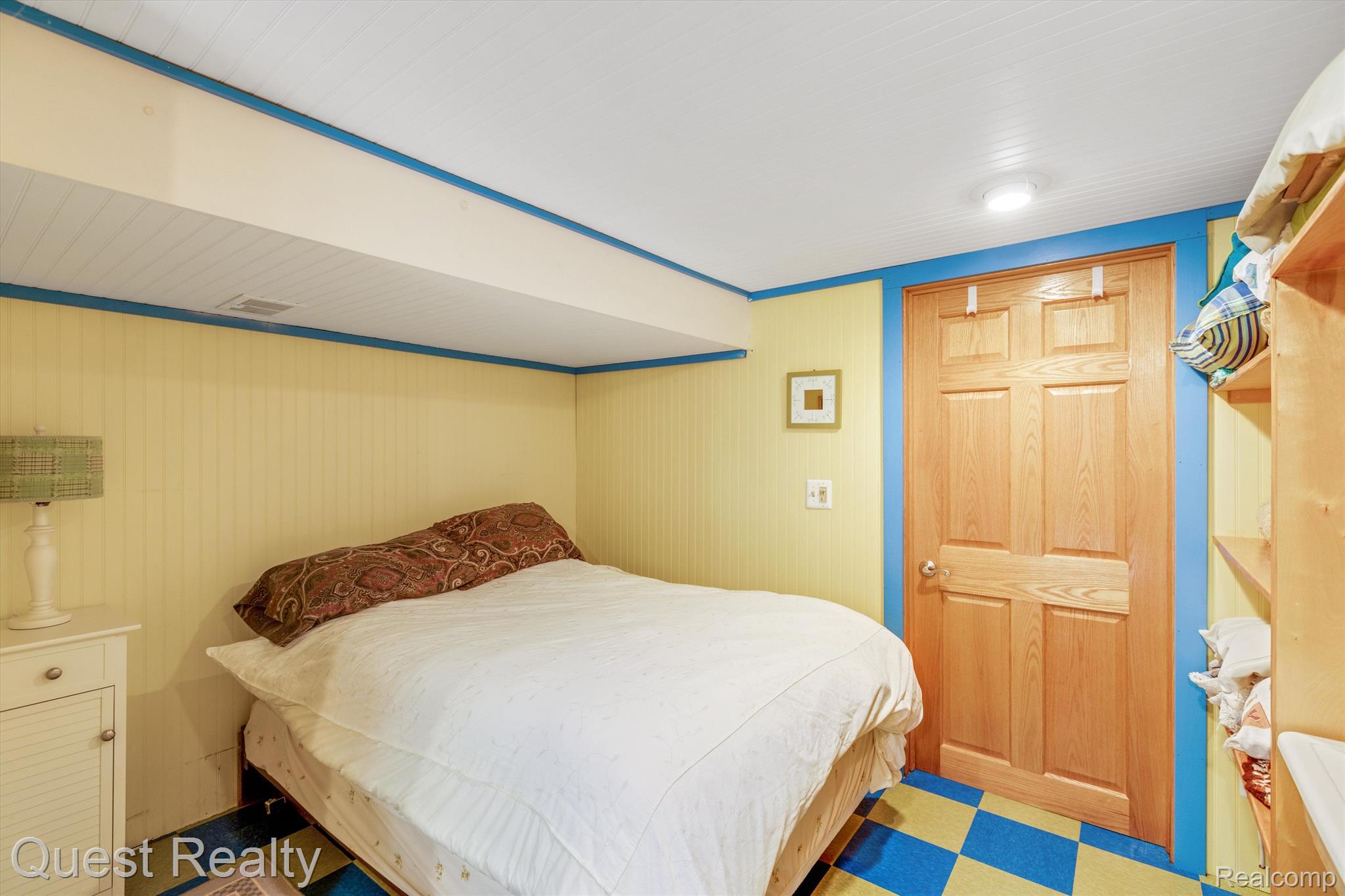 1401 Sycamore Drive Rochester, MI 48307 - Photo 29 of 45 flex room could be 4th bedroom, office etc