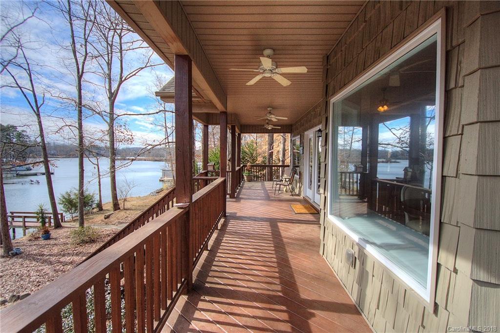 529 Evergreen Road Lake Wylie, SC 29710 - Photo 3 of 29 Gallery Image 3