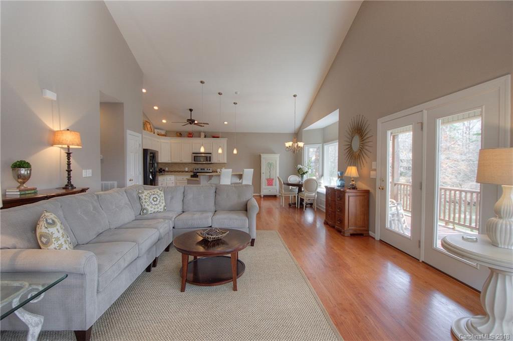529 Evergreen Road Lake Wylie, SC 29710 - Photo 5 of 29 Gallery Image 5