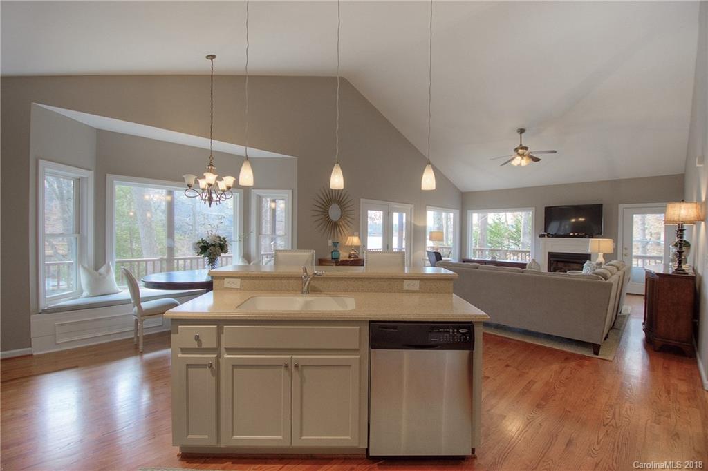 529 Evergreen Road Lake Wylie, SC 29710 - Photo 10 of 29 Gallery Image 10