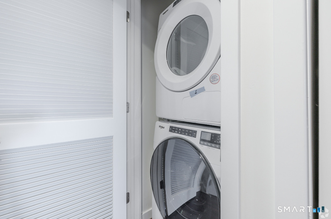 424 Main Street, Unit J Middletown, CT 06457 - Photo 11 of 14