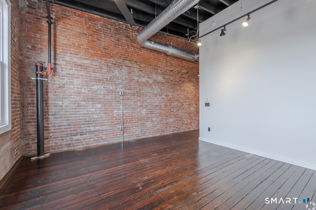 424 Main Street, Unit J Middletown, CT 06457 - Photo 4 of 14