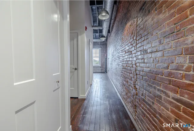 $2,100 | 424 Main Street, Unit J, Middletown, CT 06457