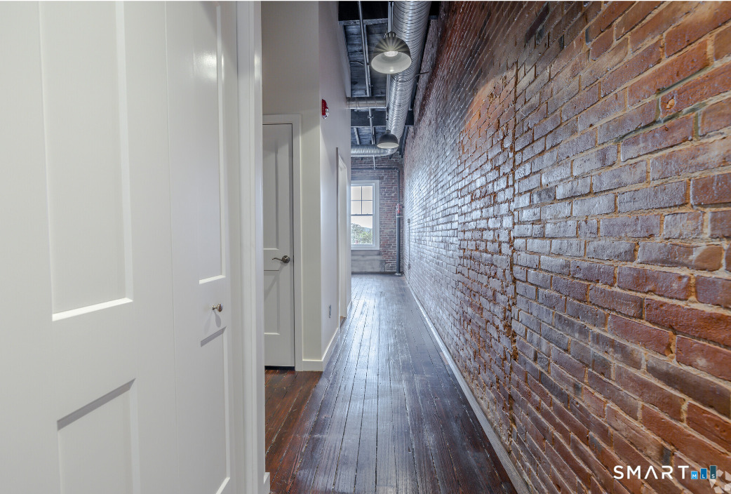 424 Main Street, Unit J Middletown, CT 06457 - Photo 5 of 14