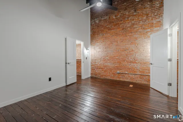 $2,100 | 424 Main Street, Unit J, Middletown, CT 06457