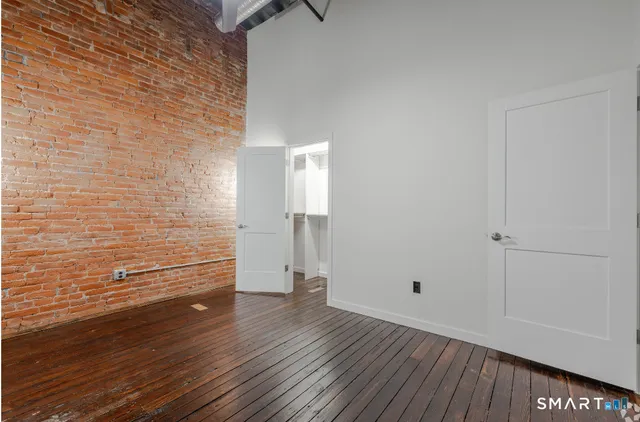 $2,100 | 424 Main Street, Unit J, Middletown, CT 06457