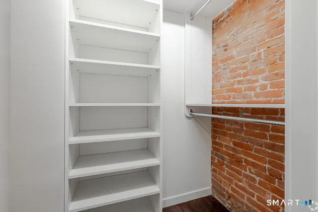 $2,100 | 424 Main Street, Unit J, Middletown, CT 06457