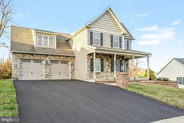 $499,900 | 61 Gentle Drive, East Earl, PA 17519
