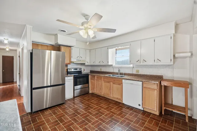 $300,000 | 4812 Carters Valley Road, Church Hill, TN 37642