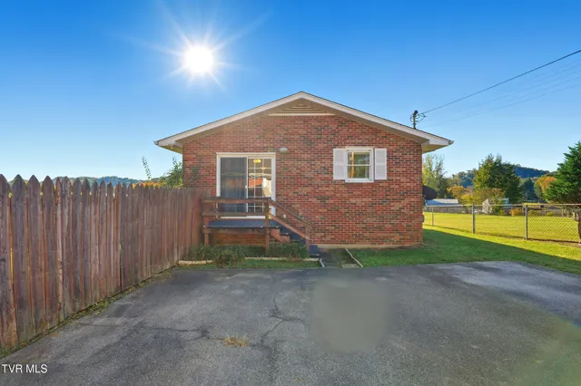 $300,000 | 4812 Carters Valley Road, Church Hill, TN 37642