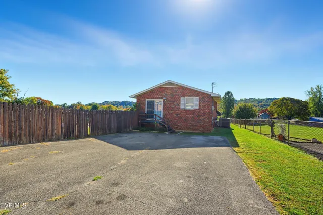 $300,000 | 4812 Carters Valley Road, Church Hill, TN 37642