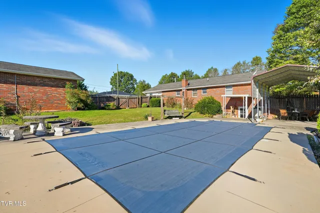 $300,000 | 4812 Carters Valley Road, Church Hill, TN 37642