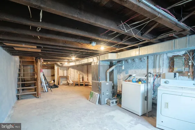 $1,900 | 1817 North Gratz Street, Philadelphia, PA 19121