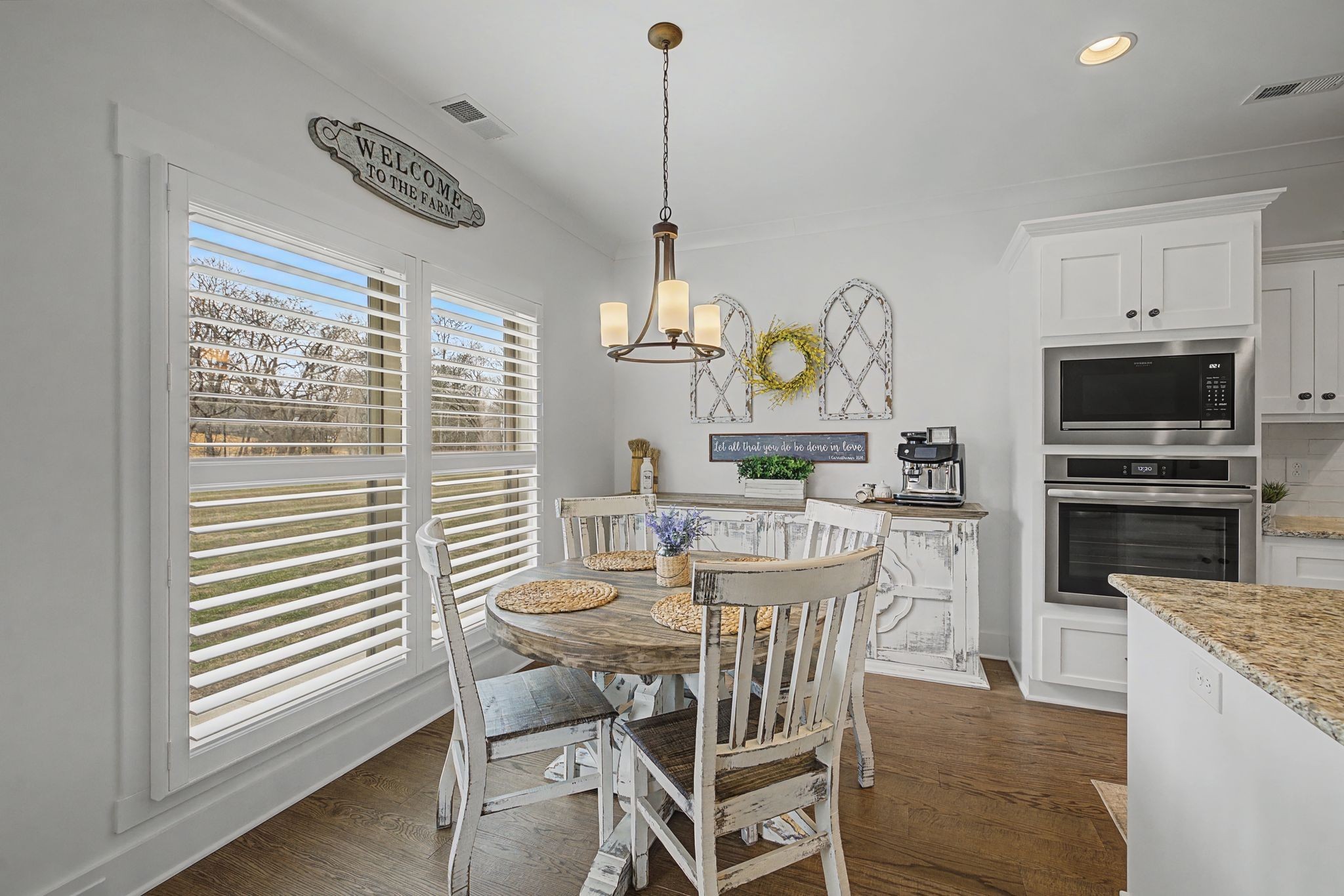 238 Hill Creek Road Woodbury, TN 37190 - Photo 14 of 40 a dining room with furniture and window