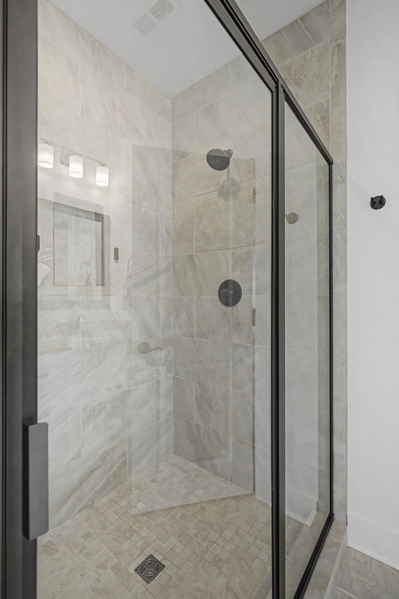 238 Hill Creek Road Woodbury, TN 37190 - Photo 23 of 40 a bathroom with a shower