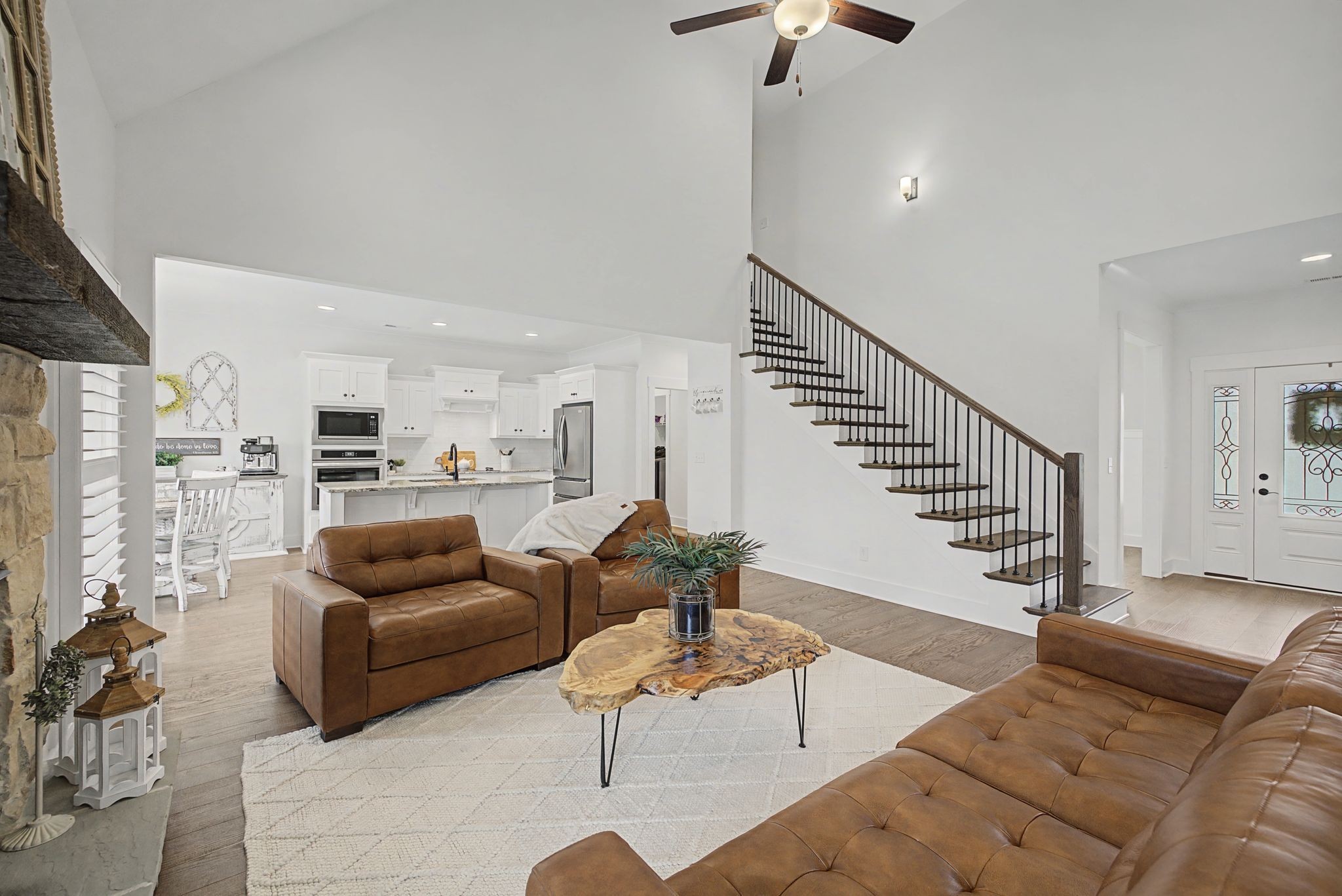 238 Hill Creek Road Woodbury, TN 37190 - Photo 8 of 40 a living room with furniture or couch and a dining table