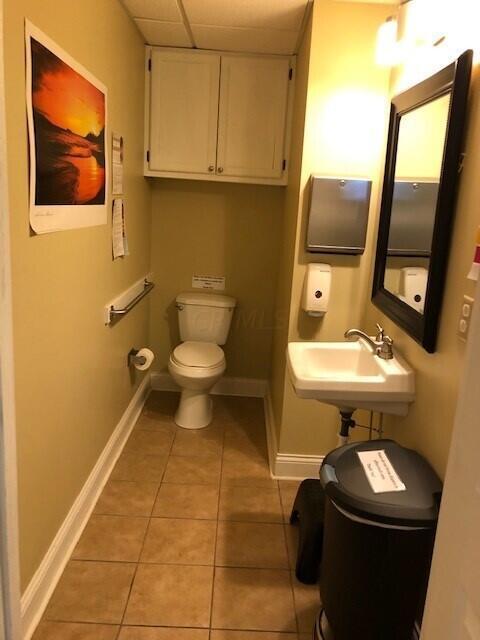 1910 Bethel Road Columbus, OH 43235 - Photo 7 of 16 Bathroom
