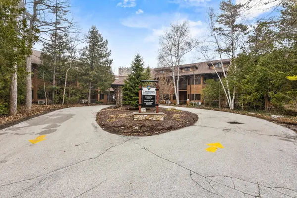 $179,000 | 4908 Landmark Circle, Unit 204, Egg Harbor, WI 54209