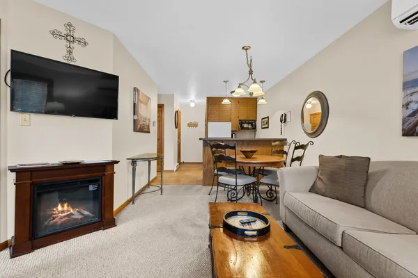 $179,000 | 4908 Landmark Circle, Unit 204, Egg Harbor, WI 54209