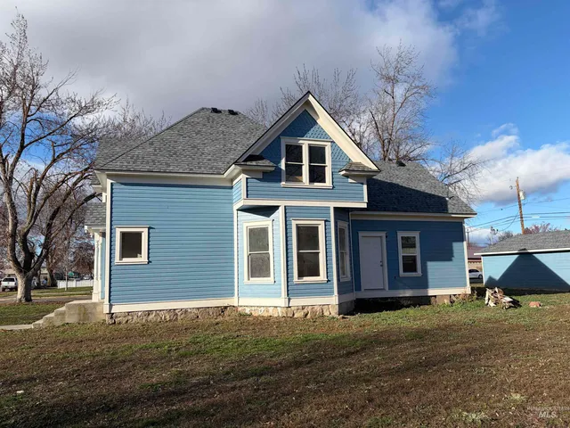$275,000 | 308 East Park Street, Weiser, ID 83672