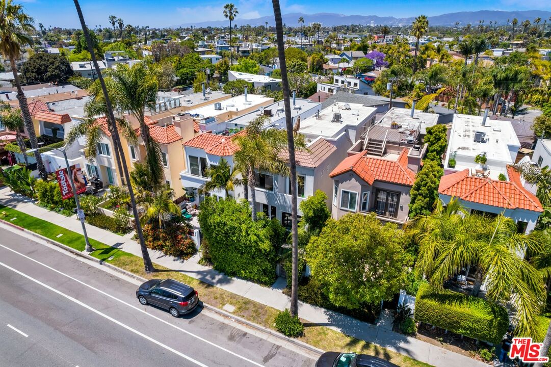 679 Washington Boulevard Marina del Rey, CA 90292 - Photo 34 of 37 a picture of houses with street view
