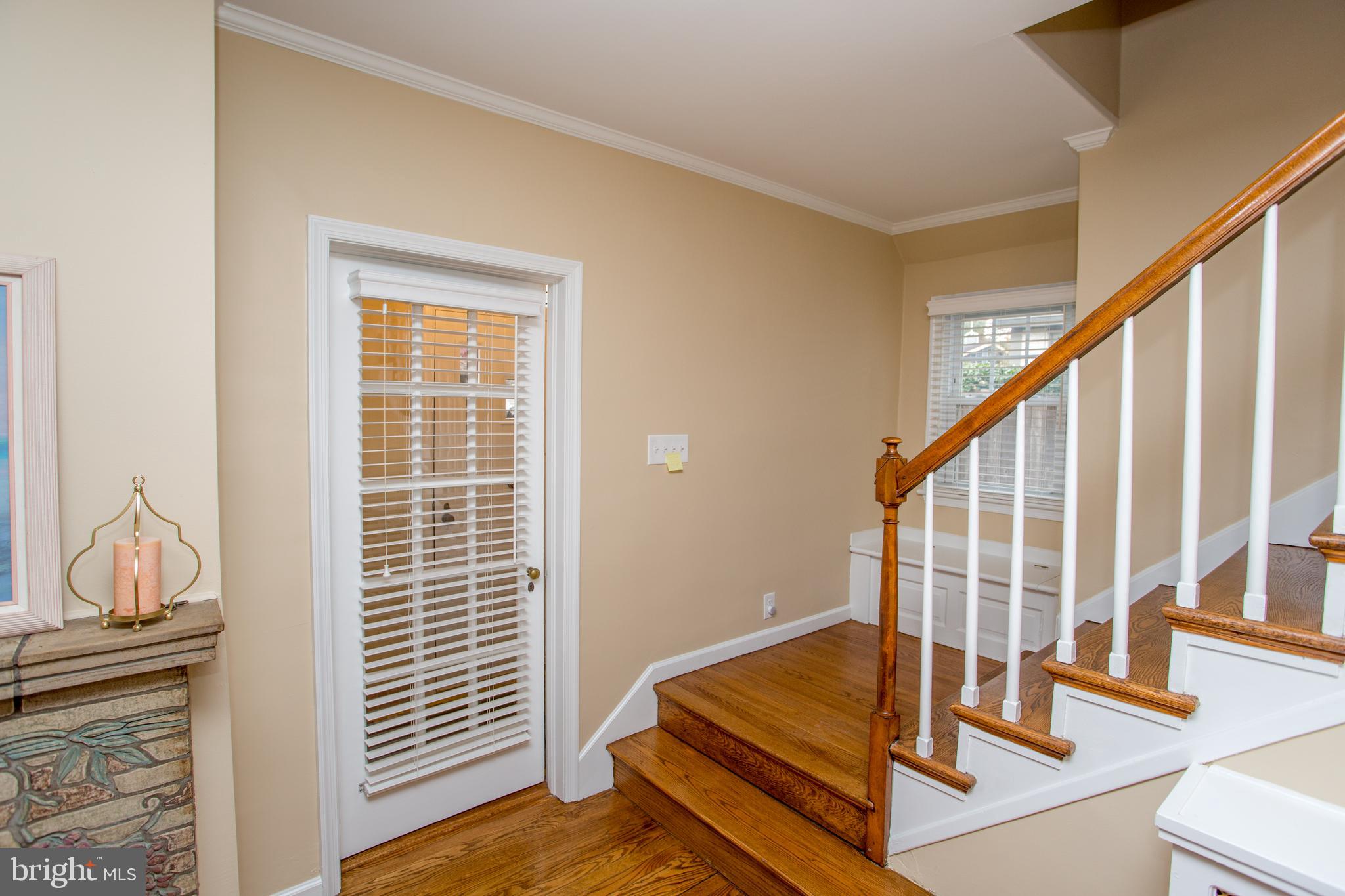 Enclosed Foyer on other side of Glass Door