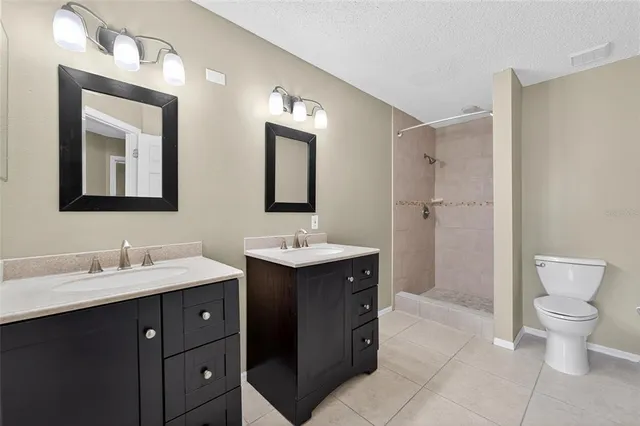 $2,400 | 4209 Brentwood Park Circle, Tampa, FL 33624