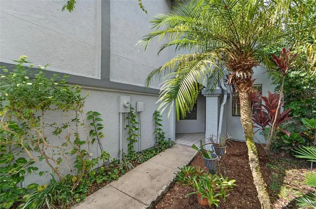 $2,400 | 4209 Brentwood Park Circle, Tampa, FL 33624