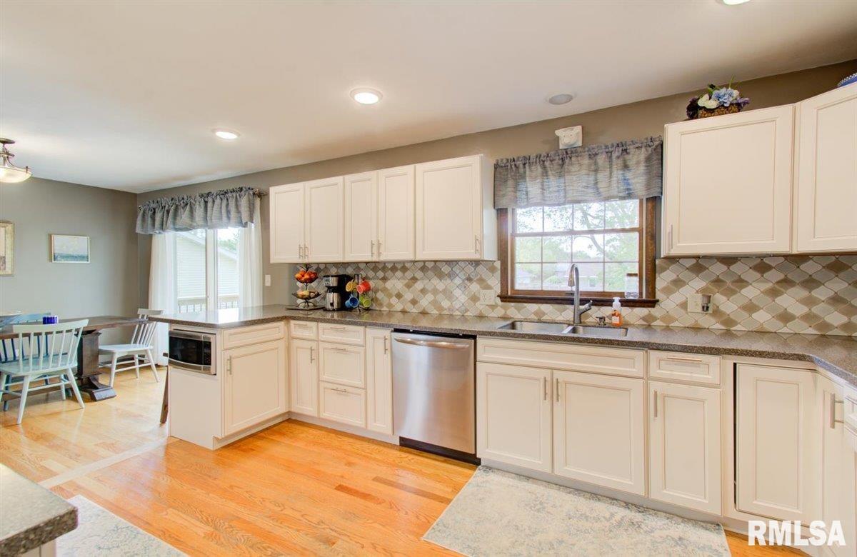 2517 Huntleigh Road Springfield, IL 62704 - Photo 14 of 40