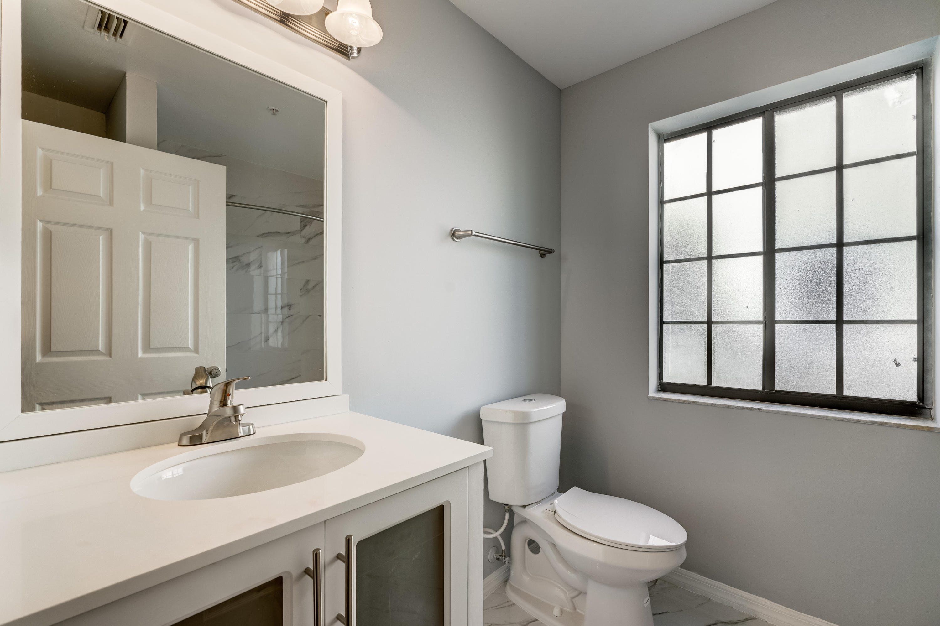 4685 Haverhill Road, Unit B17 West Palm Beach, FL 33417 - Photo 21 of 34 2nd Bath