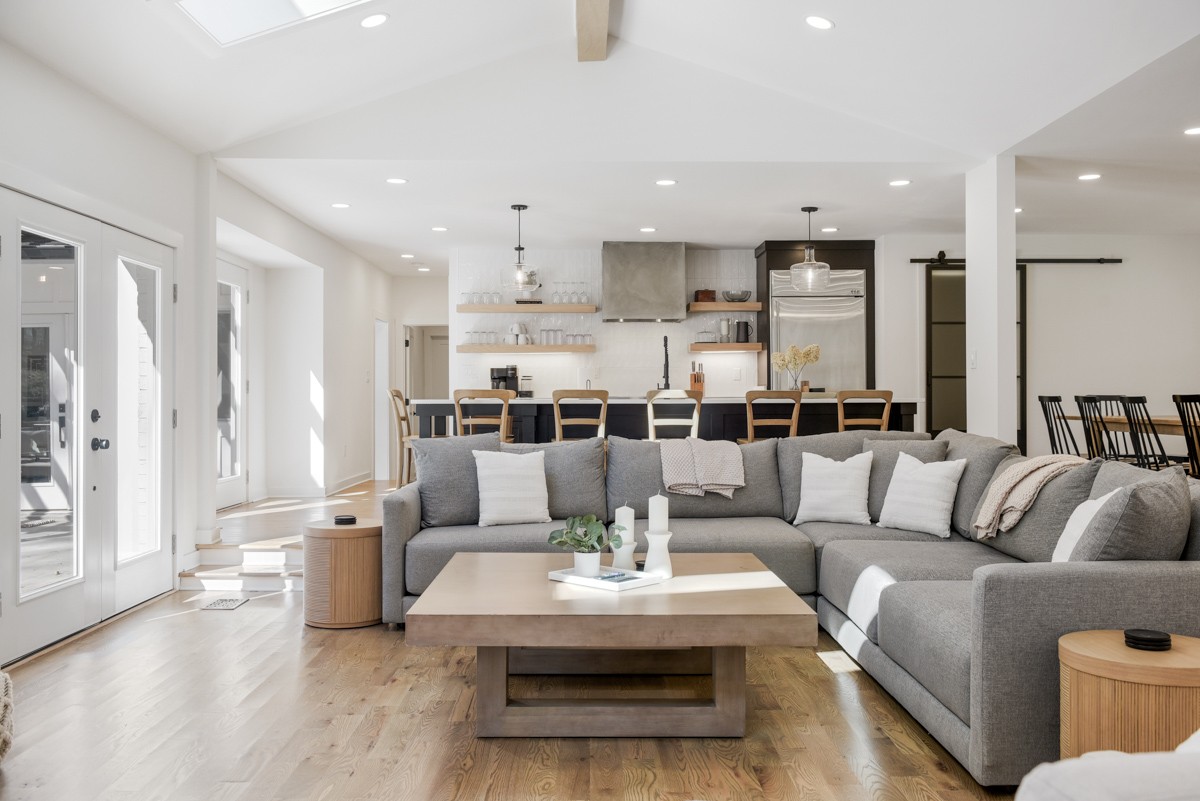 270 Hurt Road Hendersonville, TN 37075 - Photo 20 of 68 a living room with furniture white walls and white walls