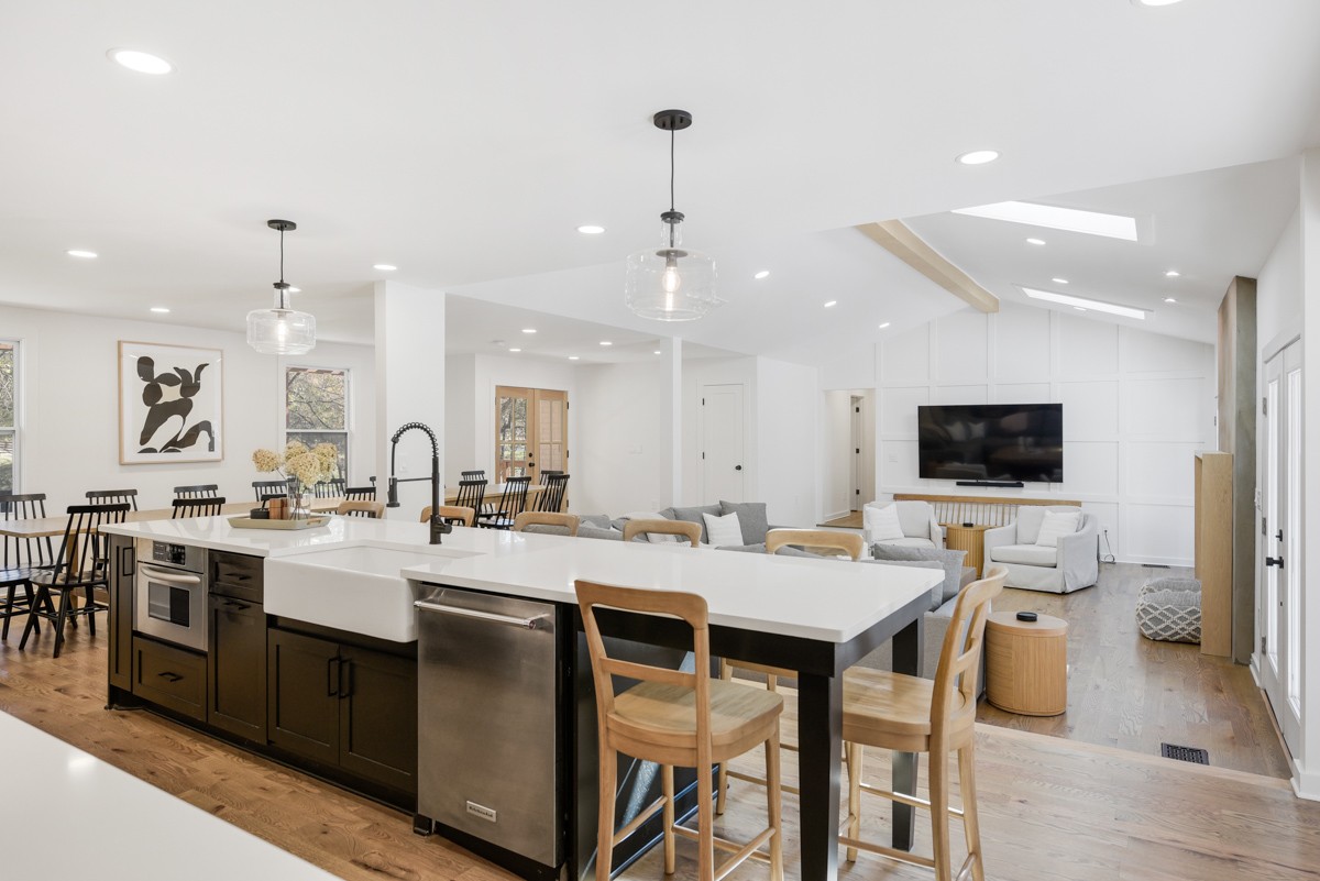 270 Hurt Road Hendersonville, TN 37075 - Photo 27 of 68 a large kitchen with a table and chairs