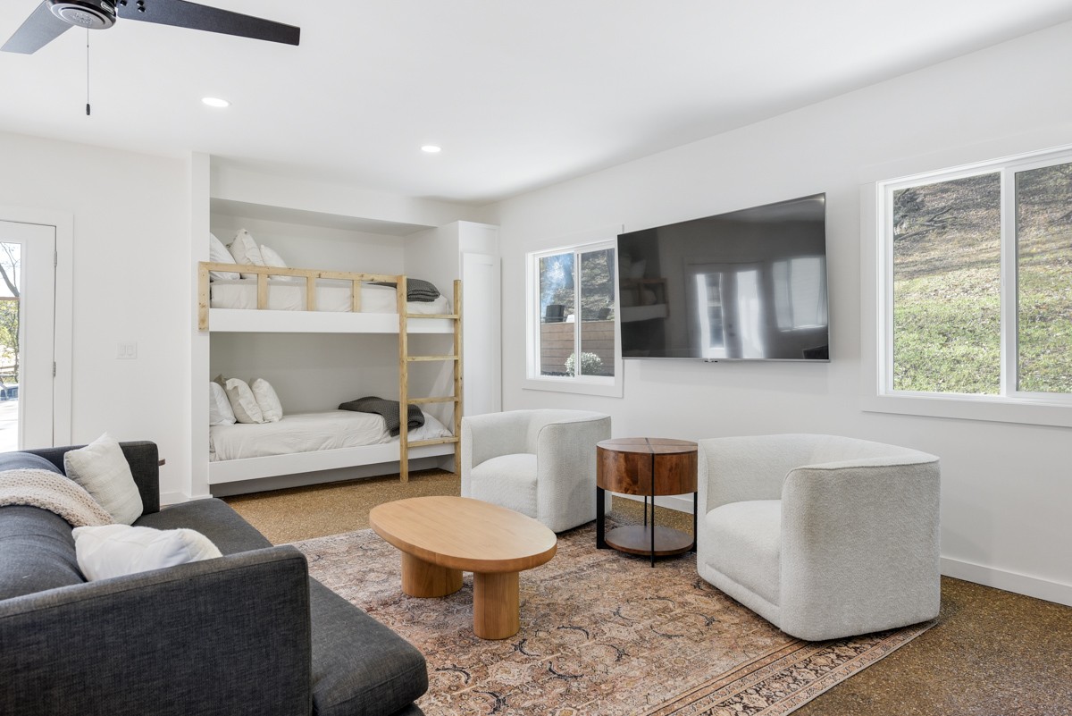 270 Hurt Road Hendersonville, TN 37075 - Photo 49 of 68 a living room with furniture and a window