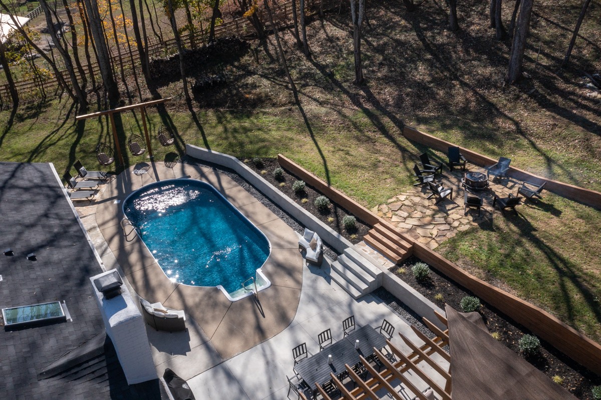 270 Hurt Road Hendersonville, TN 37075 - Photo 63 of 68 a view of a balcony with a yard