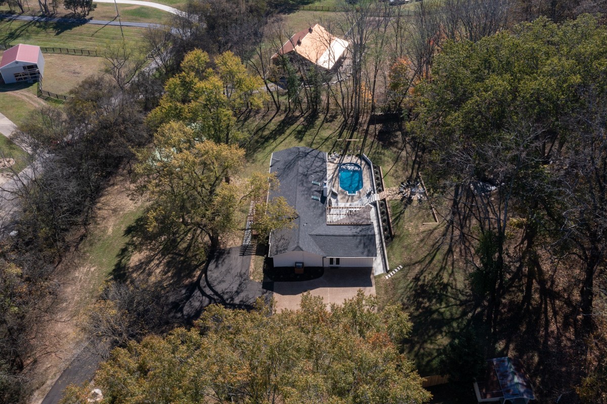 270 Hurt Road Hendersonville, TN 37075 - Photo 67 of 68 a house is sitting in middle of forest