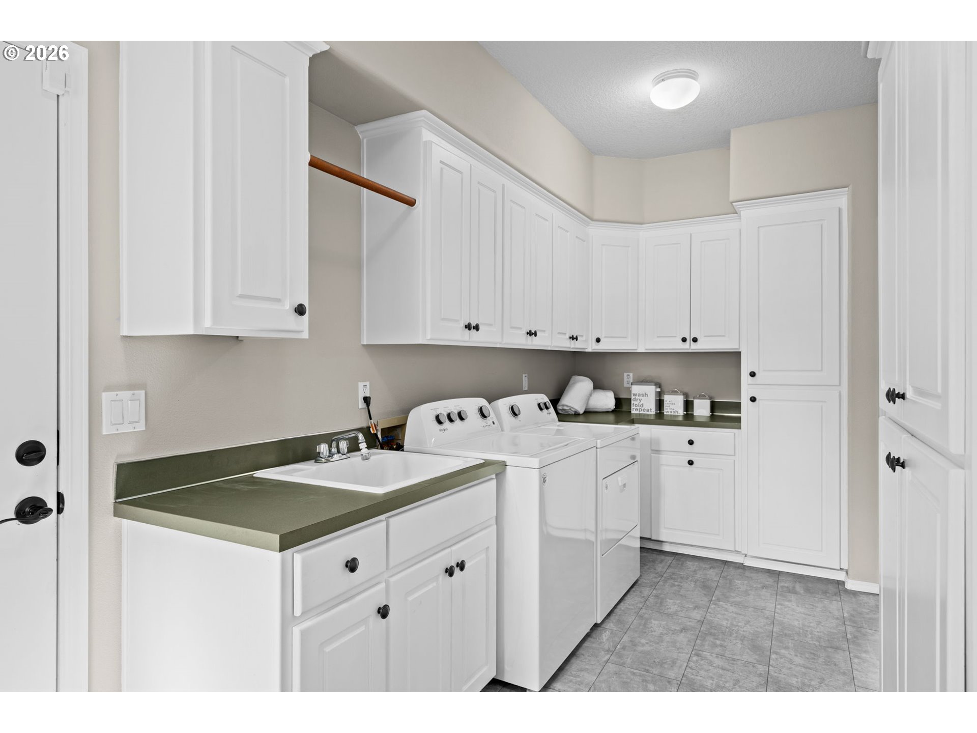 8707 Southwest Firview Place Beaverton, OR 97007 - Photo 23 of 48