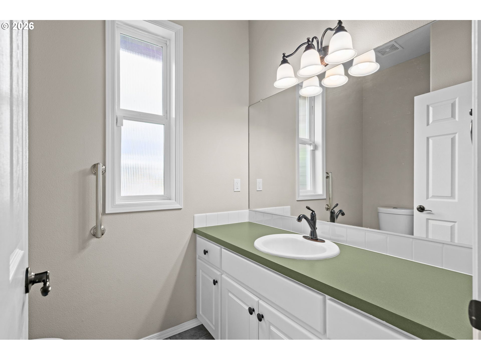 8707 Southwest Firview Place Beaverton, OR 97007 - Photo 25 of 48