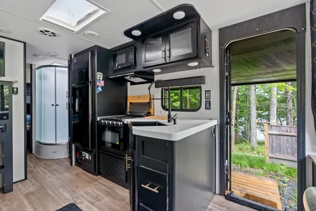 $1,295,000 | 886 Middle Road, Dresden, ME 04342