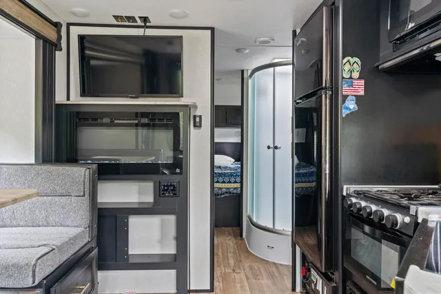 $1,295,000 | 886 Middle Road, Dresden, ME 04342