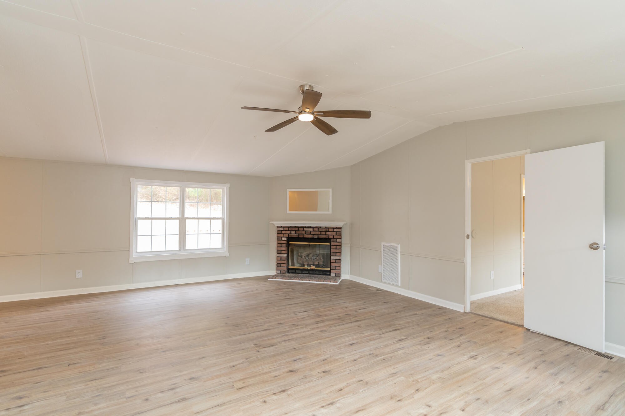 6303 Champion Road Chattanooga, TN 37416 - Photo 4 of 43