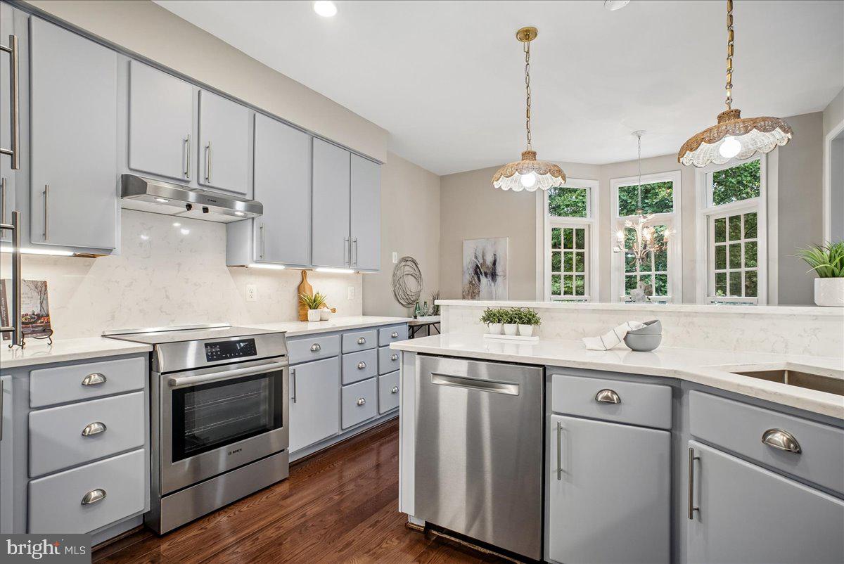 11410 Hollow Timber Way Reston, VA 20194 - Photo 8 of 46 Gallery Image 8