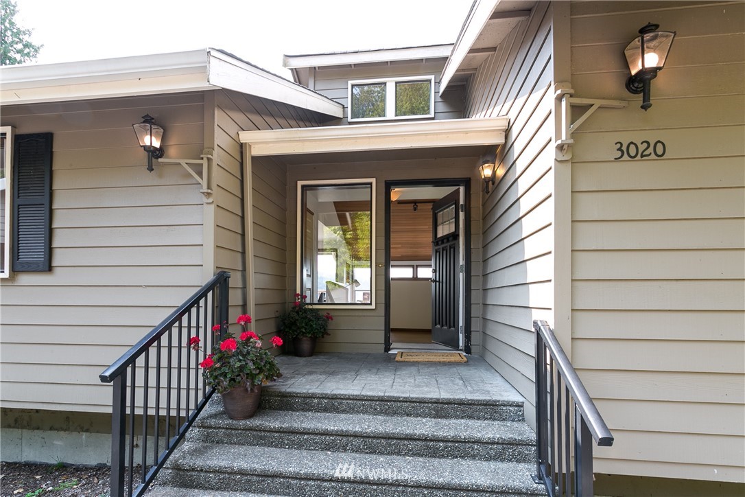 3020 Lakeshore Road Bellingham, WA 98226 - Photo 3 of 37 Gallery Image 3