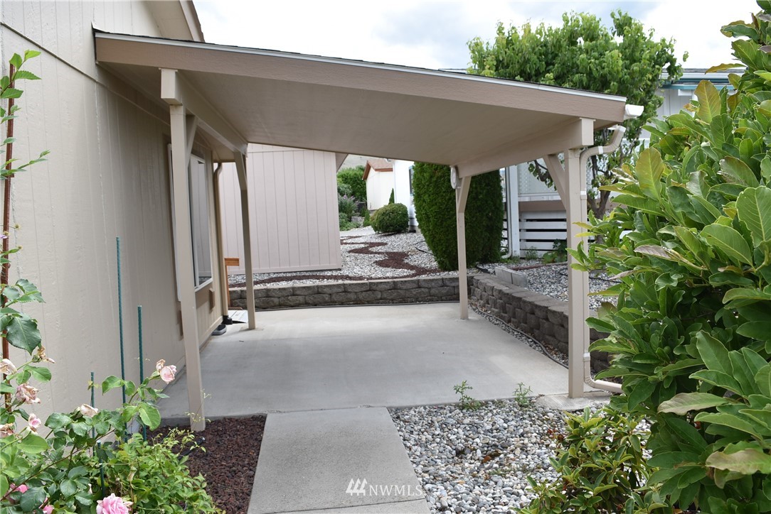1637 Meadow Ridge Drive Wenatchee, WA 98801 - Photo 2 of 16 Gallery Image 2
