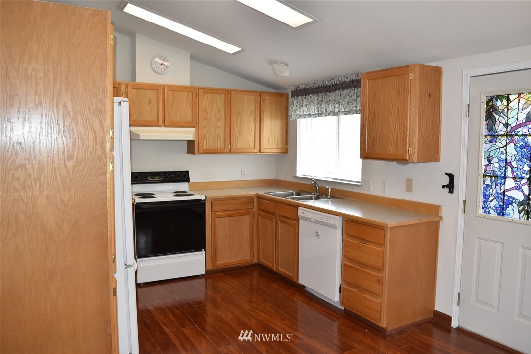 1637 Meadow Ridge Drive Wenatchee, WA 98801 - Photo 8 of 16 Gallery Image 8