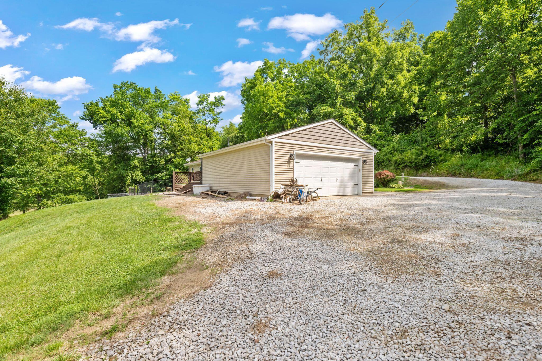 2339 Pumpkin Vine Road Southeast Lancaster, OH 43130 - Photo 8 of 35