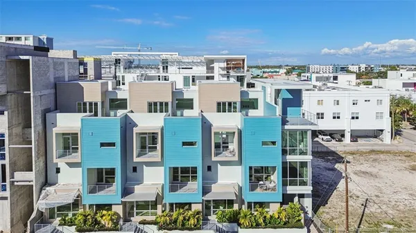 $9,000 | 1343 4th Street, Unit 101, Sarasota, FL 34236