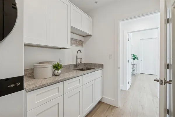 $9,000 | 1343 4th Street, Unit 101, Sarasota, FL 34236