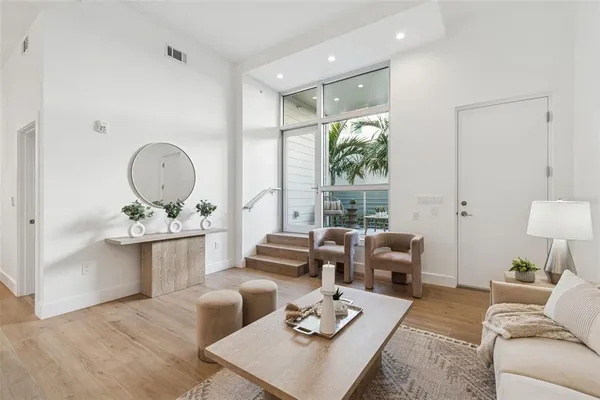 $9,000 | 1343 4th Street, Unit 101, Sarasota, FL 34236