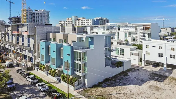 $9,000 | 1343 4th Street, Unit 101, Sarasota, FL 34236